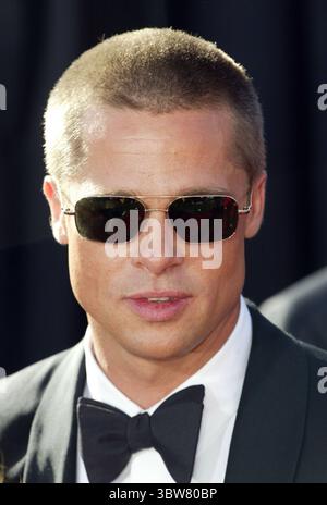 19 settembre 2004 - Los Angeles, CA, Stati Uniti - 19 settembre 2004; Los Angeles, CA, Stati Uniti; Brad Pittdurante il 56° Premio annuale prime Time Emmy ha tenuto lo Shrine Auditorium. (Immagine di credito: © Glenn Weiner/ZUMA Wire) Foto Stock