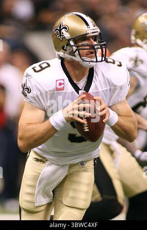 24 ottobre 2010: Il quarterback dei New Orleans Saints Drew Brees (9) sembra passare durante la partita tra i New Orleans Saints e i Cleveland Browns al Louisiana Superdome di New Orleans, Louisiana. I marrone vincono 30-17. (Immagine di credito: © Don Page/ZUMA Wire) Foto Stock