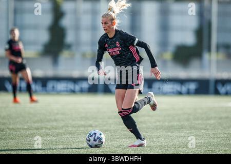13 dicembre 2020, Barcellona, BARCELLONA, SPAGNA: 10 Jakobsson del Real Madrid durante la Primera Iberdrola, RCD Espanyol de Barcelona vs Real Madrid al Ciudad Deportiva Dani Jarque il 13 dicembre 2020 a Barcellona, Spagna. (Immagine di credito: © Xavier Bonilla/AFP7 tramite filo ZUMA) Foto Stock