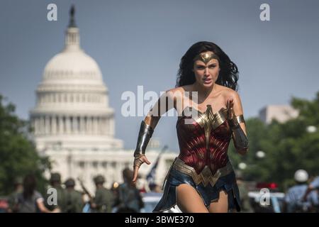 16 dicembre 2020, Stati Uniti d'America: Gal Gadot interpreta Wonder Woman in "Wonder Woman 1984". La Warner Bros. Terrà un evento virtuale di 24 ore ad agosto con i più grandi eroi dell'universo DC Comics. (Immagine di credito: © TNS via cavo ZUMA) Foto Stock