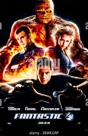 Fantastic Four (2005) diretto da Tim Story e interpretato da Ioan Gruffudd, Jessica Alba, Michael Chiklis e Chris Evans. Dopo essere stati esposti alle radiazioni cosmiche durante una missione spaziale, quattro astronauti sviluppano superpoteri e devono unirsi per fermare un ex amico diventato cattivo. Fotografia di un poster originale del 2005 DA UTILIZZARE ESCLUSIVAMENTE PER L'EDITORIALE. Crediti: BFA / 20th Century Fox Foto Stock