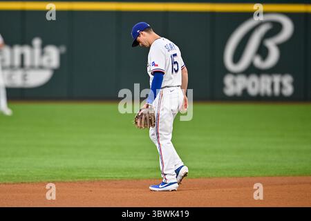 19 giugno 2021: Texas Rangers Nick Solak (15) durante una partita tra i Minnesota Twins e i Texas Rangers al Globe Life Field di Arlington, Texas..Manny Flores/Cal Sport Media Foto Stock