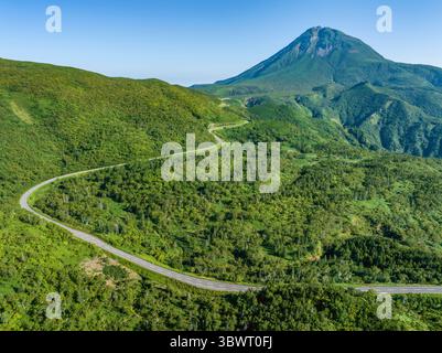 Shiretoko Crossing Road, Hokkaido, Giappone Foto Stock