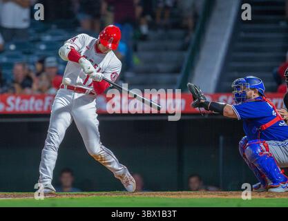 10 agosto 2021, Anaheim, California, USA: Shohei Ohtani n. 17 dei Los Angeles Angels durante la loro partita MLS con i Toronto Blue Jays martedì 10 agosto 2021 all'Angel Stadium di Anaheim, California. Gli Angels perdono contro i Blue Jays, 0-4. DOUGLAS CUELLAR/PI (immagine di credito: © Prensa Internacional via ZUMA Press Wire) Foto Stock