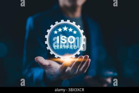 Certificazione ISO standard di garanzia per la qualità aziendale e il concetto di conformità. Certificazione ISO, gestione della qualità Symbol, standard internazionali, Foto Stock
