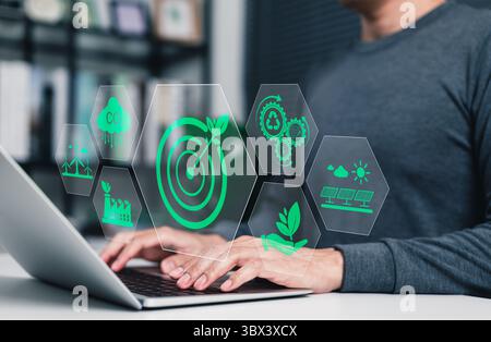 Strategia aziendale sostenibile e concetto di tecnologia verde. Icone che rappresentano sostenibilità, energie rinnovabili, riduzione di CO2, riciclaggio, verde Foto Stock