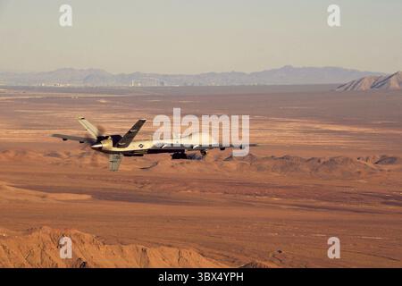 STYLELOCATIONA U.S. Air Force General Atomics mq-9 Reaper veicolo aereo senza equipaggio vola una missione di addestramento sopra l'area di test e addestramento del Nevada presso la Creech Air Force base il 15 luglio 2019 a Indian Springs, Nevada. (Immagine di credito: © Ssgt. James Thompson/US Air/Planet Pix tramite filo ZUMA Press) Foto Stock
