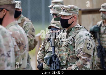 2 settembre 2021, Mississippi, USA: I soldati della riserva militare della 447th Military Police Company hanno una classe sui civili sfollati, 2 settembre 2021, presso il Camp Shelby Joint Forces Training Center. Il 447th MP Co., con sede a North Canton, Ohio, si è formato su diversi scenari riguardanti gruppi di individui sfollati dalle loro case.(Credit Image: © Brian Barbour/U.S. Army/ZUMA Press Wire Service/ZUMAPRESS.com) Foto Stock