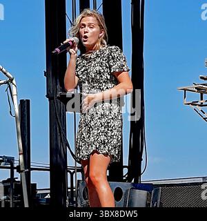 19 settembre 2021, Hutchinson, Kansas, Stati Uniti: Ventriloquo darci Lynne Farmer vincitore della stagione 2017 di NBCÃs AGT si esibisce sul palco della Kansas State Fair (immagine di credito: © Mark Reinstein/ZUMA Press Wire) Foto Stock