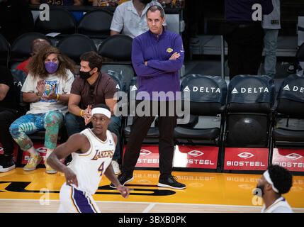 3 ottobre 2021, Los Angeles, California, Stati Uniti: Capo allenatore, Steve Nash dei Los Angeles Lakers durante la partita NBA di pre-stagione con i Brooklyn Nets domenica 3 ottobre 2021 allo Staples Center di Los Angeles, California. I Lakers perdono contro i Nets, 97-123. JAVIER ROJAS/PI (immagine di credito: © Prensa Internacional via ZUMA Press Wire) Foto Stock