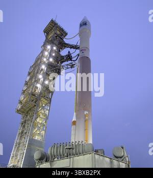 STYLELOCATIONIl razzo Atlas V della United Launch Alliance con la navicella spaziale NASA Landsat 9 a bordo è pronto per il lancio dallo Space Launch Complex 3, Vandenberg Space Force base 27 settembre 2021 a Lompoc, California. (Immagine di credito: © Bill Ingalls/NASA/Planet Pix via ZUMA Press Wire) Foto Stock