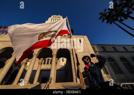 Los Angeles, Stati Uniti. 17 luglio 2025. Good Trouble vive di manifestazioni, una giornata nazionale d’azione in risposta ai recenti attacchi ai diritti civili e umani da parte dell’amministrazione Trump. 7/17/25 Los Angeles, CA., USA (foto di Ted Soqui/SIPA News Photo USA) credito: SIPA USA/Alamy Live News Foto Stock