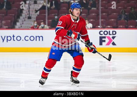 6 ottobre 2021: Guardate il centro dei Montreal Canadiens Christian Dvorak (28) durante la partita degli Ottawa Senators contro i Montreal Canadiens al Bell Centre di Montreal, Quebec. David Kirouac/CSM(immagine di credito: &Copy; David Kirouac/CSM tramite cavo ZUMA) Foto Stock