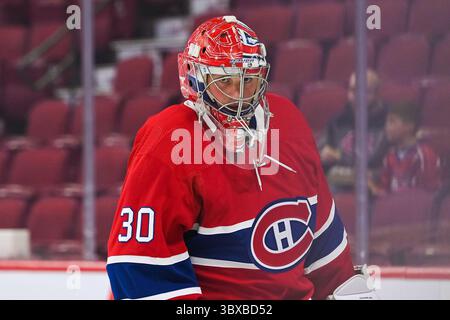 6 ottobre 2021: Guardate il portiere dei Montreal Canadiens Cayden Primeau (30) durante la partita degli Ottawa Senators contro i Montreal Canadiens al Bell Centre di Montreal, Quebec. David Kirouac/CSM(immagine di credito: &Copy; David Kirouac/CSM tramite cavo ZUMA) Foto Stock