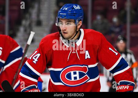 6 ottobre 2021: Guarda il centro dei Montreal Canadiens Nick Suzuki (14) durante la partita degli Ottawa Senators contro i Montreal Canadiens al Bell Centre di Montreal, Quebec. David Kirouac/CSM(immagine di credito: &Copy; David Kirouac/CSM tramite cavo ZUMA) Foto Stock