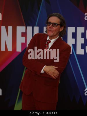 14 ottobre 2021, Londra, Inghilterra, Regno Unito: STEPHEN WOOLLEY arriva alla Royal Festival Hall per la premiere britannica della Mothering Sunday al BFI London Film Festival. (Immagine di credito: © Tayfun Salci/ZUMA Press Wire) Foto Stock