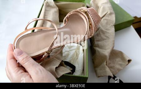 Scarpe estive del marchio Gucci. Foto di alta qualità Foto Stock