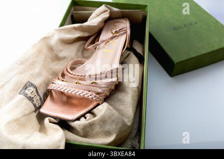 Scarpe estive del marchio Gucci. Copenaghen, Danimarca - 15 luglio 2025 Foto Stock