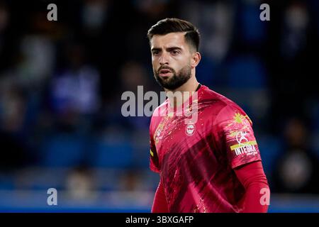 26 ottobre 2021, VITORIA, ALAVA, SPAGNA: Pacheco del Deportivo Alaves guarda durante il campionato spagnolo, la Liga, partita di calcio tra Deportivo Alaves ed Elche CF a Mendizorrotza il 26 ottobre 2021 a Vitoria, Spagna. (Immagine di credito: © Ricardo Larreina/AFP7 via ZUMA Press Wire) Foto Stock