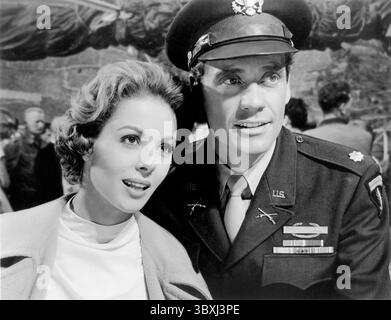 29 giugno 2020, Stati Uniti d'America: Dana Wynter, Mel Ferrer, sul set del film, ''Fraulein'', 20th Century-Fox, 1958 (immagine di credito: © JT Vintage/Glasshouse via ZUMA Press Wire) Foto Stock