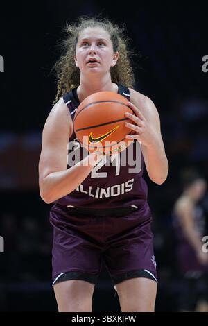 10 novembre 2021: Payton McCallister #21 dei Southern Illinois Salukis lancia un lancio gratuito durante la partita di basket NCAA tra Lady Volunteers della University of Tennessee e Southern Illinois University Salukis alla Thompson-Boling Arena di Knoxville TN Tim Gangloff/CSM (Credit Image: &Copy; Tim Gangloff/CSM via ZUMA Wire) Foto Stock