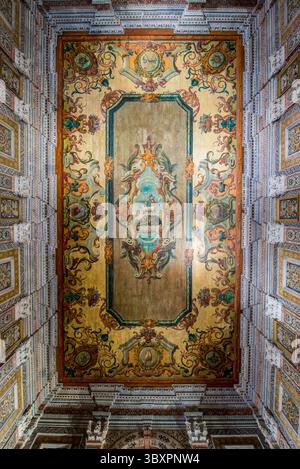 Sacrestia nel Monastero di San Vincenzo fuori le mura o Chiesa e Monastero di Sao Vicente de Fora, Lisbona, Portogallo. Foto Stock