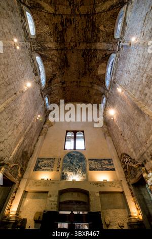 La stanza della tomba della Regina Maria Anna nel Convento di nostra Signora del Carmelo (Chiesa di Santa Maria do Carmo), Bairro alto, Lisbona, Portogallo. Foto Stock