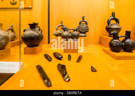 Reperti nel Museo Archeologico del Convento di nostra Signora del Carmelo (Chiesa di Santa Maria do Carmo), Bairro alto, Lisbona, Portogallo. Foto Stock
