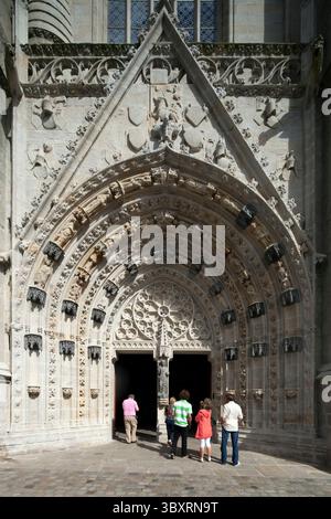 25 agosto 2009: Facciata della cattedrale di Sain Corentin, città di Quimper, dipartimento del Finistere, regione della Bretagna, Francia (immagine di credito: © Felipe Rodriguez / Vwpics/VW Pics via ZUMA Press Wire) Foto Stock