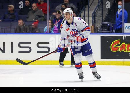 10 dicembre 2021: Il difensore dei Rochester Americans Ethan Prow (7) pattina a Rochester termina nel terzo periodo contro il Laval Rocket. I Rochester Americans ospitarono i Laval Rocket in una partita della American Hockey League alla Blue Cross Arena di Rochester, New York. (Jonathan Tenca/CSM)(immagine di credito: &Copy; Jonathan Tenca/CSM tramite filo ZUMA) Foto Stock