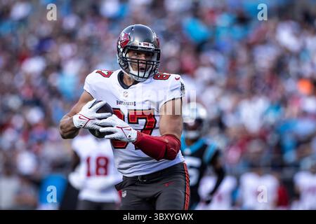 26 dicembre 2021, Charlotte, Carolina del Nord, Stati Uniti: Tampa Bay Buccaneers tight end Rob Gronkowski (87). I Tampa Bay Buccaneers vinsero 32 a 6 contro i Carolina Panthers al Bank of America Stadium di Charlotte, Carolina del Nord. (Immagine di credito: © Jason Walle/ZUMA Press Wire) Foto Stock