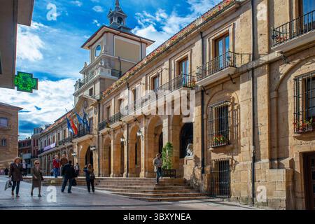 15 giugno 2016, Spagna: Edificio storico artistico municipale nel centro di Oviedo, Asturie, Spagna. (Immagine di credito: © Sergi Reboredo/ZUMA Press Wire) Foto Stock