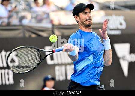 20 gennaio 2022: Melbourne, Australia: ANDY MURRAY (GBR) in azione contro T. Daniel (JPN) su Rod Laver Arena in una partita del 2° turno di singolare femminile il giorno 4 degli Australian Open 2022. Daniele ha vinto 6:4, 6:4, 6:4. (Immagine di credito: © Sydney Low/CSM tramite filo ZUMA) Foto Stock