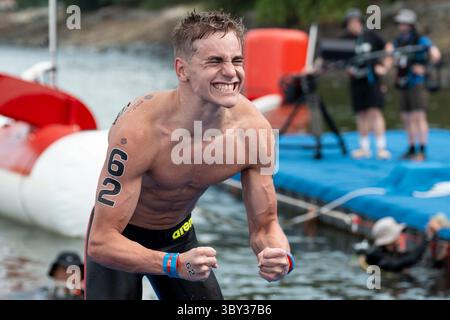 Singapore. 19 luglio 2025. David Betlehem, ungherese, festeggia la finale maschile di 3 km di sprint in mare aperto ai Campionati mondiali di nuoto 2025 di Singapore, 19 luglio 2025. Crediti: Wu Zhizun/Xinhua/Alamy Live News Foto Stock