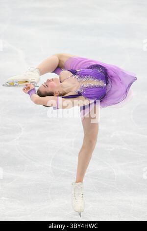 15 febbraio 2022, Pechino, Hebei, Cina: KAMILA VALIEVA della Russia ha deciso di partecipare al programma di pattinaggio di figura femminile Single Skating Short presso il Capital Indoor Stadium durante i riscaldamenti a Pechino, Cina (Credit Image: © Mickael Chavet/ZUMA Press Wire) Foto Stock
