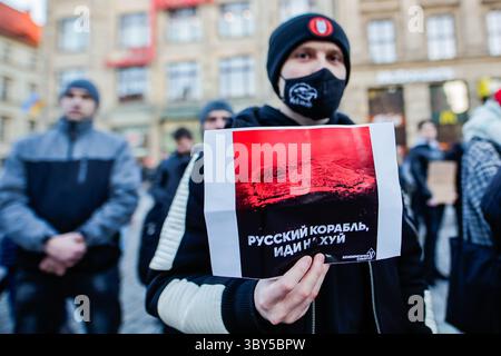 25 febbraio 2022, Breslavia, Breslavia, Polonia: In Polonia, continuano le proteste della popolazione Ucraina contro l'aggressione russa contro il loro paese (immagine di credito: © Krzysztof Zatycki/ZUMA Press Wire) Foto Stock