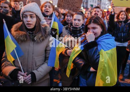 25 febbraio 2022, Breslavia, Breslavia, Polonia: In Polonia, continuano le proteste della popolazione Ucraina contro l'aggressione russa contro il loro paese (immagine di credito: © Krzysztof Zatycki/ZUMA Press Wire) Foto Stock