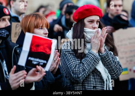 25 febbraio 2022, Breslavia, Breslavia, Polonia: In Polonia, continuano le proteste della popolazione Ucraina contro l'aggressione russa contro il loro paese (immagine di credito: © Krzysztof Zatycki/ZUMA Press Wire) Foto Stock