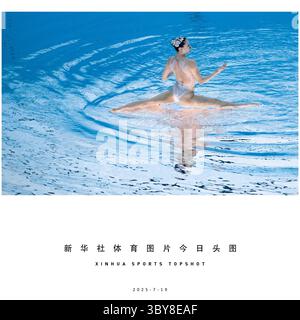 Pechino, Cina. 19 luglio 2025. Xu Huiyan della Cina si esibisce durante la finale tecnica femminile di nuoto artistico ai Campionati mondiali di nuoto acquatico di Singapore, 19 luglio 2025. Crediti: Xia Yifang/Xinhua/Alamy Live News Foto Stock