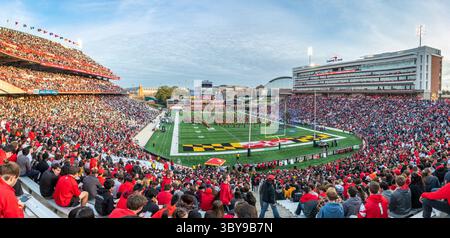 6 novembre 2021, College Park, MD, Stati Uniti: Spettacolo all'intervallo in una partita di football della University of Maryland (immagine di credito: © Edwin Remsberg/VW Pics via ZUMA Press Wire) Foto Stock