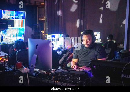 20 luglio 2021, Curtis Bay, Maryland, USA: Riprese video ed effetti speciali in un magazzino di produzione di eventi a Curtis Bay, MD (immagine di credito: © Edwin Remsberg/VW Pics via ZUMA Press Wire) Foto Stock