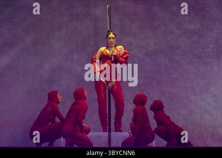 24 febbraio 2022, Milwaukee, Wisconsin, Stati Uniti: KALI UCHIS (KARLY-MARINA LOAIZA) al Fiserv Forum di Milwaukee, Wisconsin (immagine di credito: © Daniel DeSlover/ZUMA Press Wire) Foto Stock