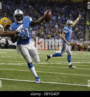 28 novembre 2013 - Detroit, mi, USA - Reggie Bush dei Detroit Lions segna un touchdown contro i Green Bay Packers durante il secondo quarto a Detroit giovedì 28 novembre 2013. (Immagine di credito: © Julian H. Gonzalez/Detroit Free Press via ZUMA Press Wire) Foto Stock