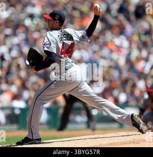 10 maggio 2014 - Detroit, mi, USA - il lanciatore dei Minnesota Twins Kyle Gibson consegna contro i Detroit Tigers nel primo inning al Comerica Park di Detroit, sabato 10 maggio 2014. I Tigers sconfissero i Twins, 9-3. (Immagine di credito: © Kirthmon F. Dozier/Detroit Free Press via ZUMA Press Wire) Foto Stock