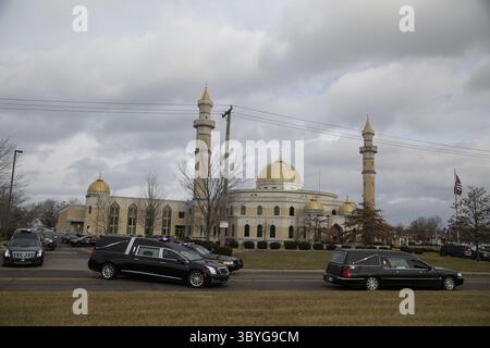 8 gennaio 2019 - Dearborn, mi, Stati Uniti - cinque sentori vengono visti partire dopo i servizi per Issam Abbas, 42, Rima Abbas, 38, Ali Abbas, 14, Isabelle Abbas, 13, e Giselle Abbas, 7, presso il Centro Islamico d'America a Dearborn, Mich. martedì 8 gennaio 2019. La famiglia Abbas è rimasta uccisa in un incidente d'auto domenica 6 gennaio 2019 in Kentucky mentre tornavano a casa dalla Florida. (Immagine di credito: © Mandi Wright/Detroit Free Press via ZUMA Press Wire) Foto Stock