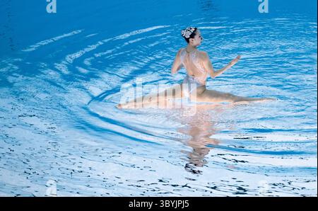 Pechino, Cina. 19 luglio 2025. Xu Huiyan della Cina si esibisce durante la finale tecnica femminile di nuoto artistico ai Campionati mondiali di nuoto acquatico di Singapore, 19 luglio 2025. Crediti: Xia Yifang/Xinhua/Alamy Live News Foto Stock