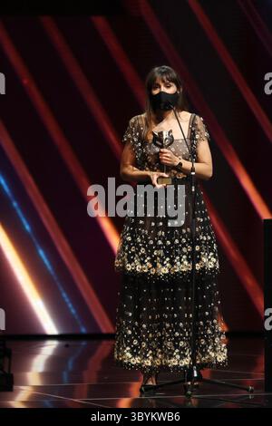 2 marzo 2021, Madrid, es-ES, Spagna: L'attrice spagnola Veronica Echegui riceve il premio "migliore attrice non protagonista in un film" durante l'ottavo gala dei Feroz Awards al Coliseum Theater di Madrid, Spagna, 2 marzo 2021, una cerimonia di consegna dei premi che riconosce opere di spicco del cinema e della televisione spagnoli. (Immagine di credito: © Juanjo Martín/handout via ZUMA Press Wire) Foto Stock