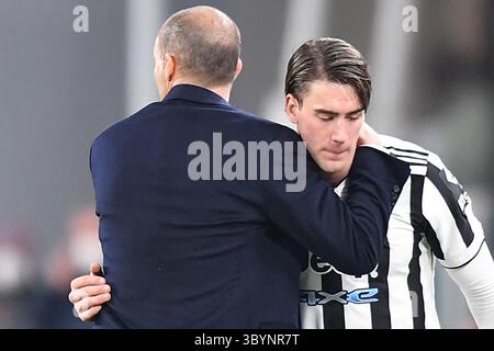 Torino, Italia. 6 marzo 2022. Foto Tano Pecoraro/LaPresse 06 marzo 2022 - Torino, Italia Sport, CalcioJuventus vs Spezia - Campionato italiano di calcio serie A TIM 2021/2022 - Allianz StadiumNella foto: allegri, vlahovicPhoto Tano Pecoraro/LaPresse 06 marzo 2022 - Torino, Italia Sport, calcio Juventus vs Spezia - Campionato Italiano di calcio serie A 2021/2022 - Allianz stadiumi, nella foto Foto Stock