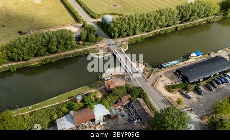 Patch Bridge, ponte girevole sul Gloucester e Sharpness Canal a Slimbridge, Gloucestershire. REGNO UNITO Foto Stock
