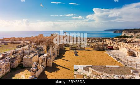 Κourion antiche rovine della città antica. Casa d'Achille Basilica di Kourio presso il Santuario di Apollo presso il sito archeologico di Kourion, patrimonio dell'umanità Foto Stock
